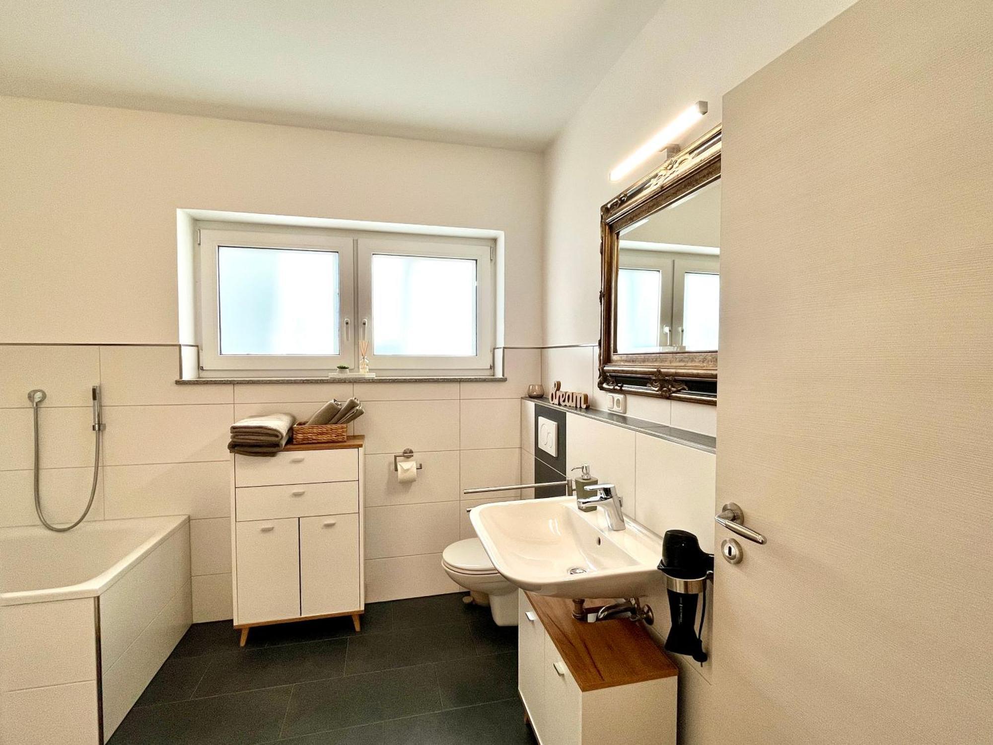 Ferienwohnung Moseltraum, 1-6 Pers, Mit 3 Schlafzimmer Und Panoramabalkon Mueden ภายนอก รูปภาพ