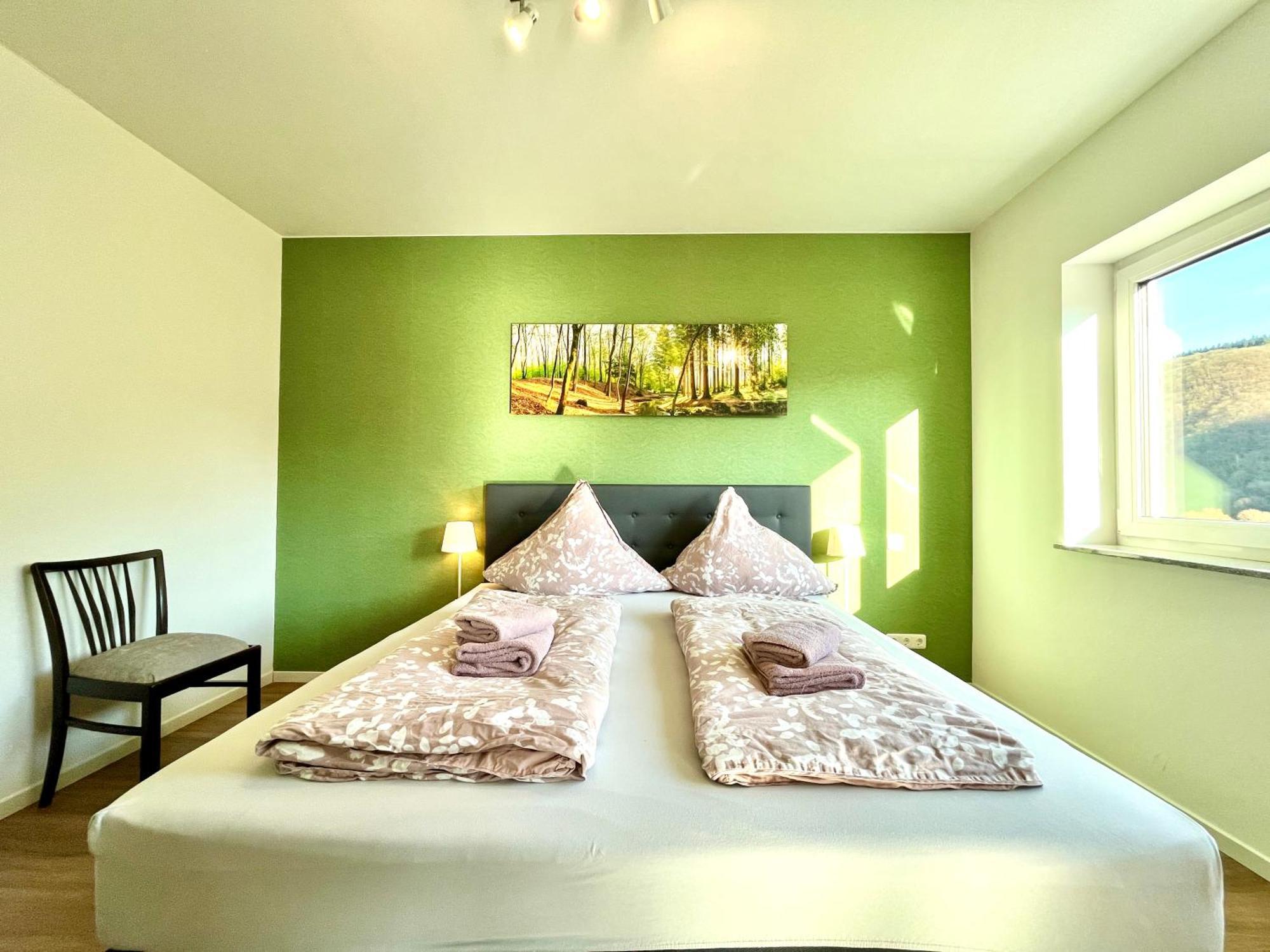 Ferienwohnung Moseltraum, 1-6 Pers, Mit 3 Schlafzimmer Und Panoramabalkon Mueden ภายนอก รูปภาพ