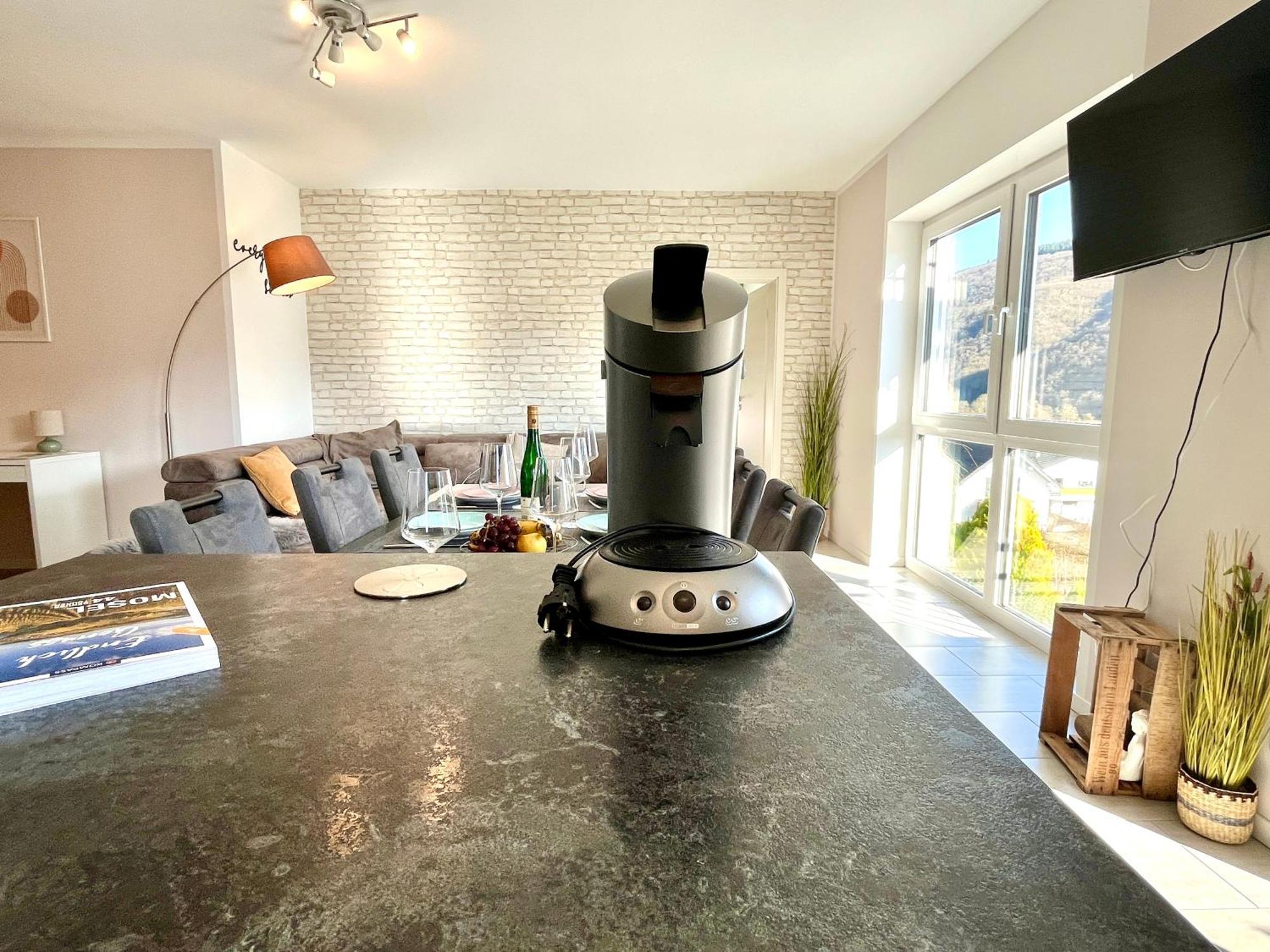 Ferienwohnung Moseltraum, 1-6 Pers, Mit 3 Schlafzimmer Und Panoramabalkon Mueden ภายนอก รูปภาพ