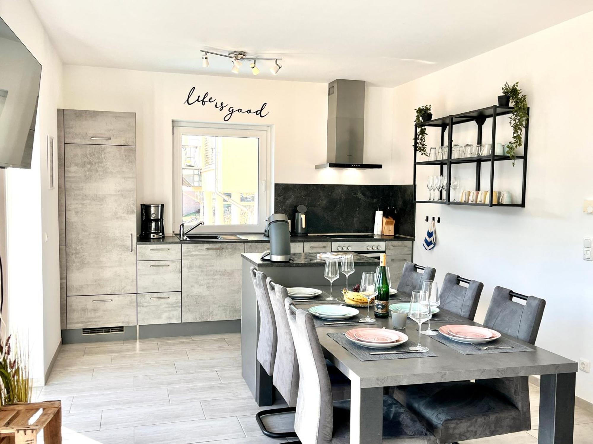 Ferienwohnung Moseltraum, 1-6 Pers, Mit 3 Schlafzimmer Und Panoramabalkon Mueden ภายนอก รูปภาพ