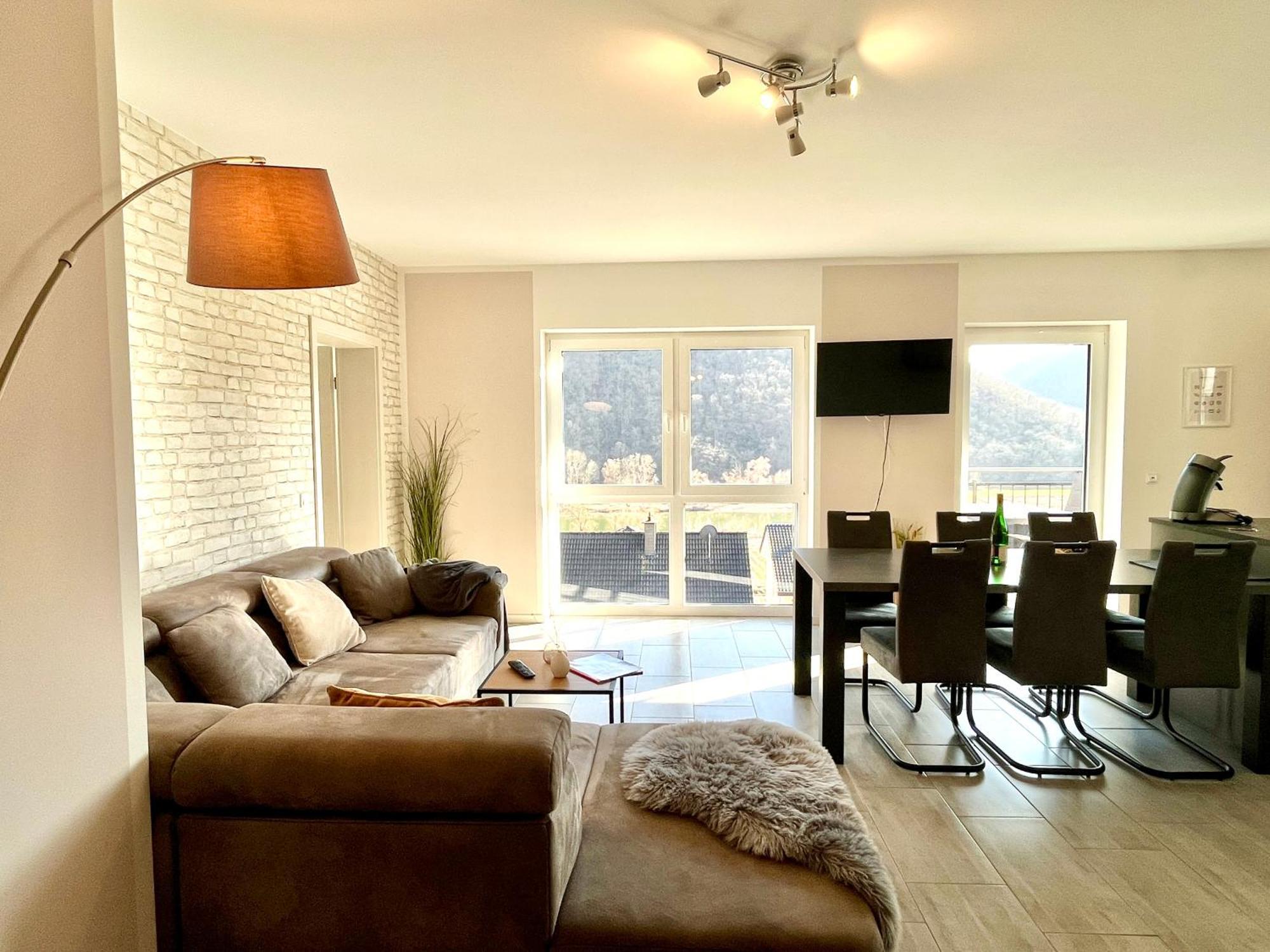 Ferienwohnung Moseltraum, 1-6 Pers, Mit 3 Schlafzimmer Und Panoramabalkon Mueden ภายนอก รูปภาพ